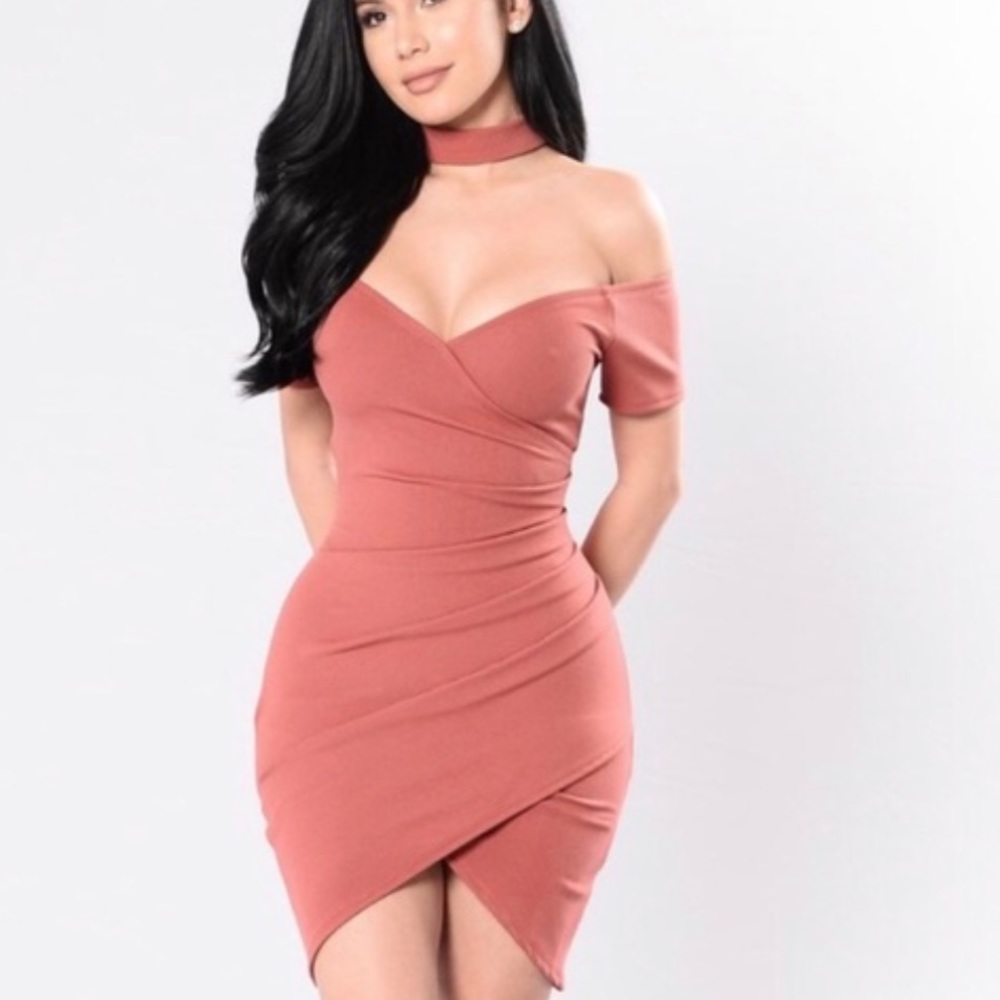 Fashion Nova- Choker dress 1X